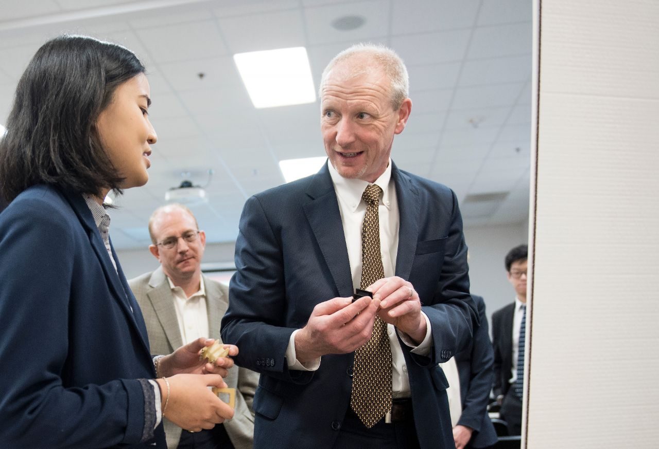 UTC Aerospace Systems Vice President of Engineering and Technology Geoff Hunt attended presentations from Pia Balangue (electrical engineering ’17) and other students in a capstone course made possible at Virginia Tech through the philanthropy and involvement of his company.