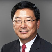 Daniel Sui portrait.